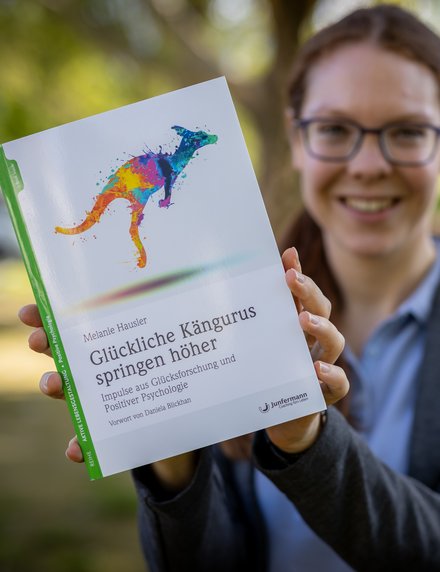 Buchcover: Glückliche Kängurus springen höher